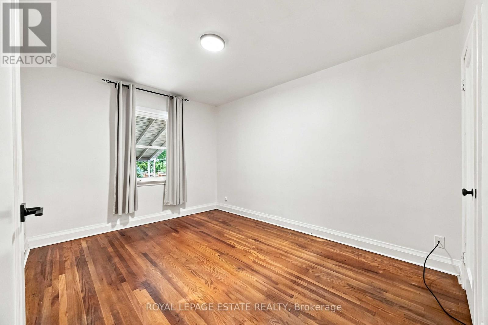 Upper - 17 Arden Crescent, Toronto, Ontario  M1L 3R6 - Photo 12 - E13737996