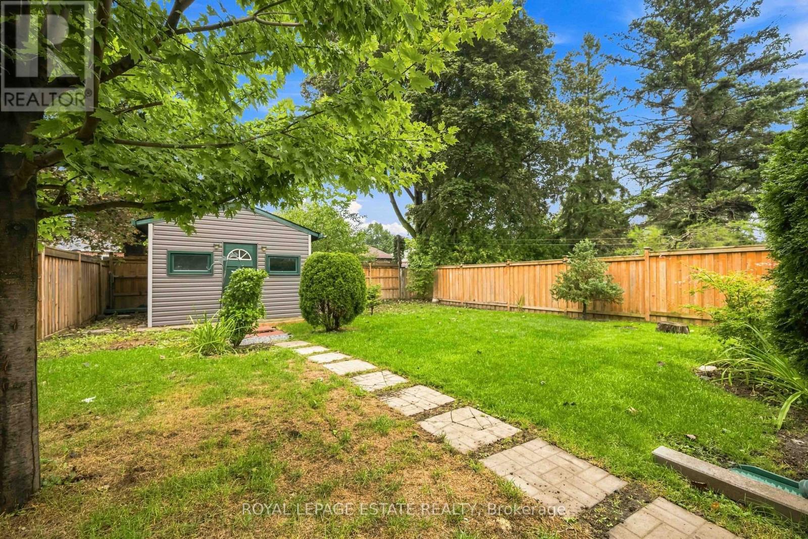 Upper - 17 Arden Crescent, Toronto, Ontario  M1L 3R6 - Photo 15 - E13737996