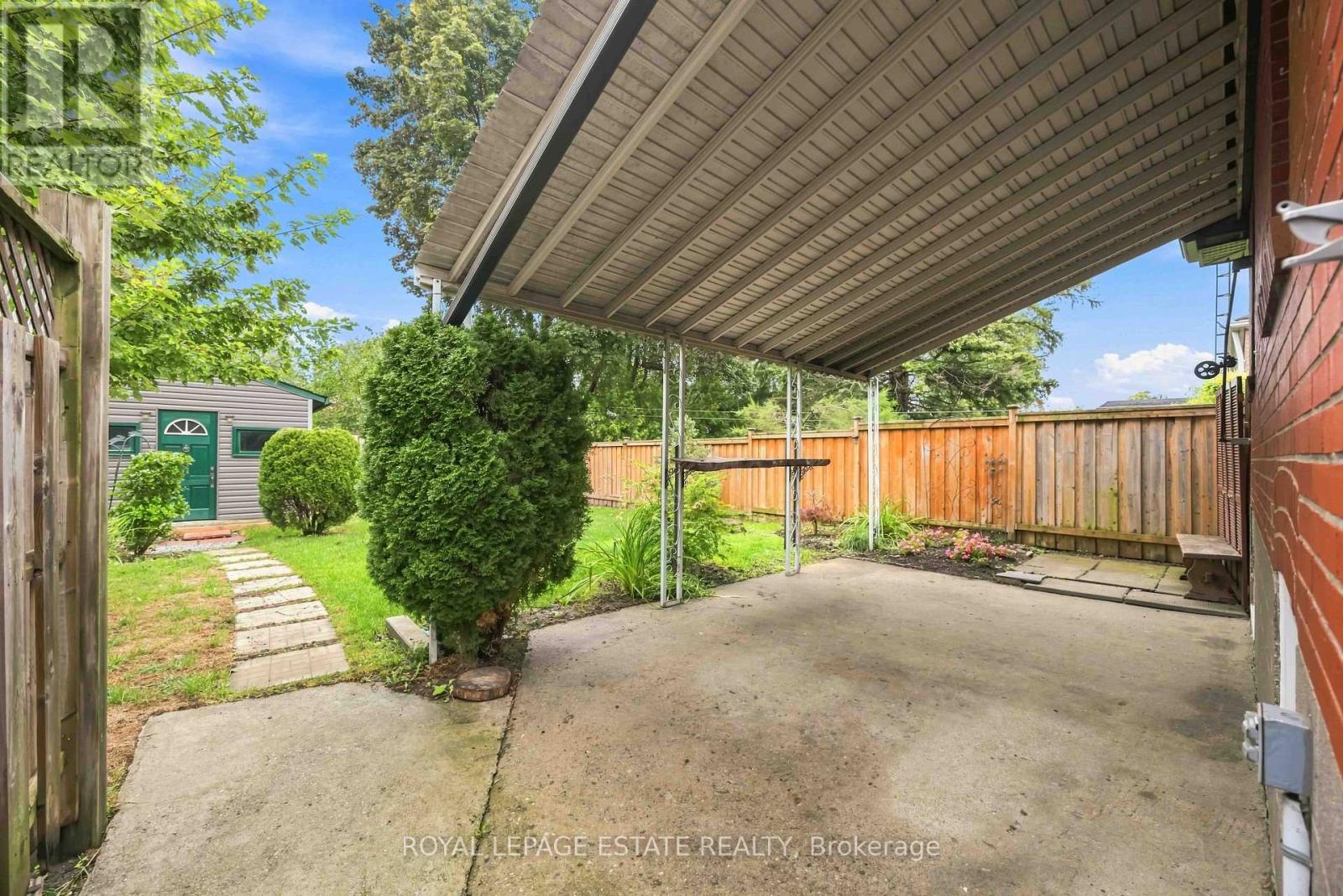 Upper - 17 Arden Crescent, Toronto, Ontario  M1L 3R6 - Photo 16 - E13737996