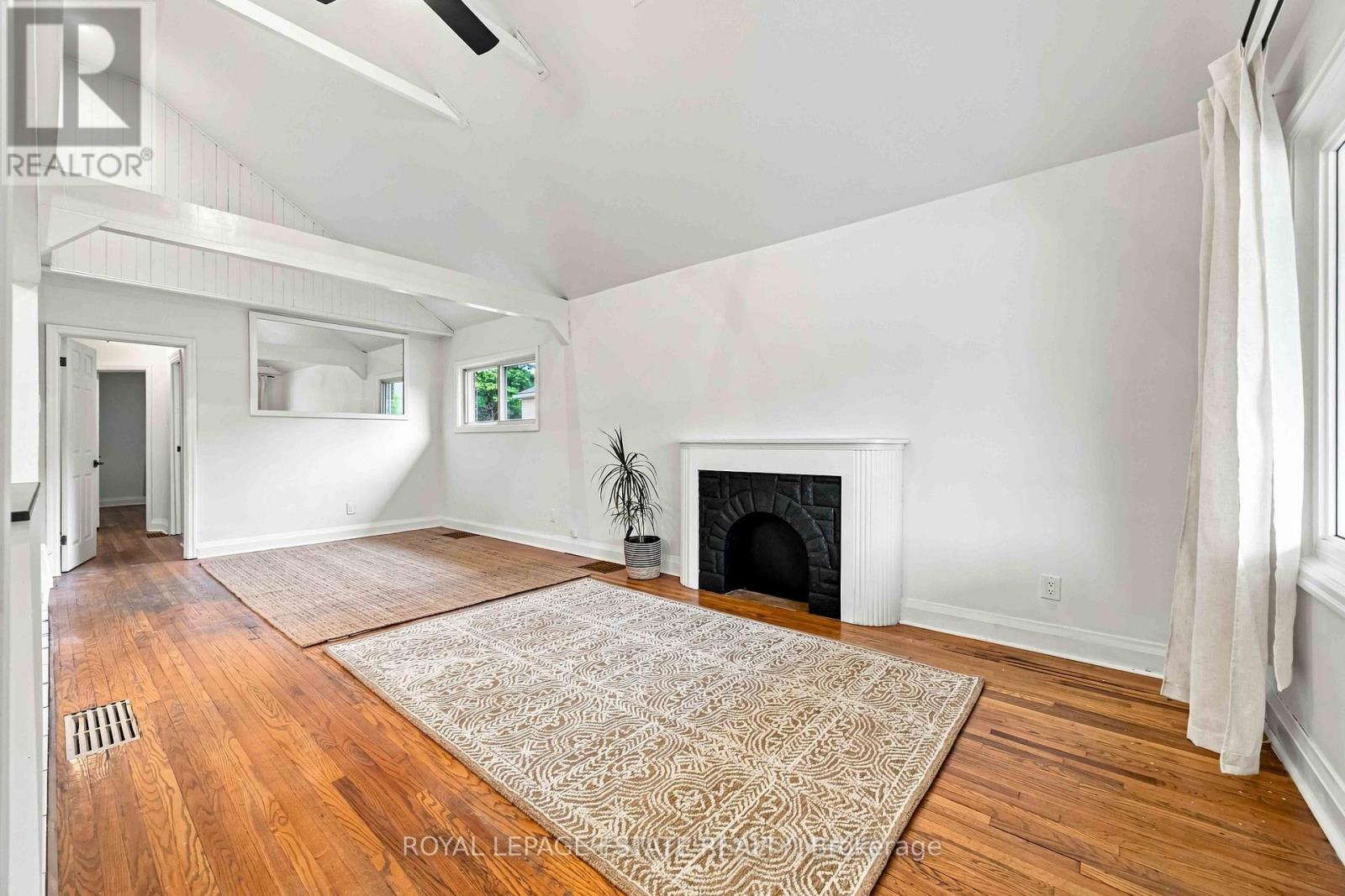 Upper - 17 Arden Crescent, Toronto, Ontario  M1L 3R6 - Photo 5 - E13737996