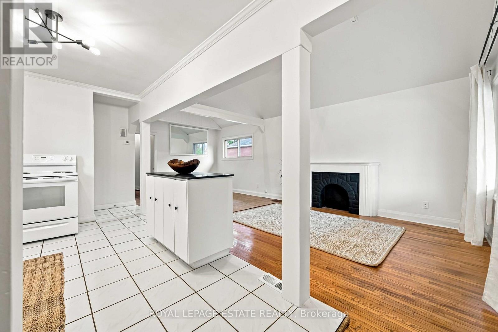 Upper - 17 Arden Crescent, Toronto, Ontario  M1L 3R6 - Photo 8 - E13737996
