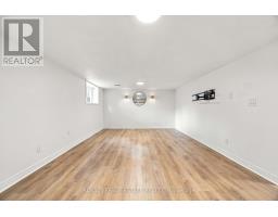 LOWER - 17 ARDEN CRESCENT, Toronto, Ontario