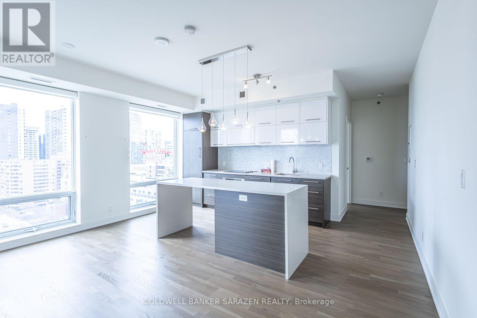 1501 - 428 Sparks Street, Ottawa, Ontario  K1R 0B3 - Photo 2 - X12973152