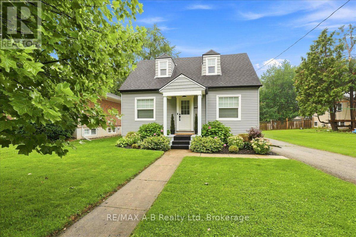 143 Britannia Street, Stratford, Ontario  N5A 5Z3 - Photo 1 - X13737858