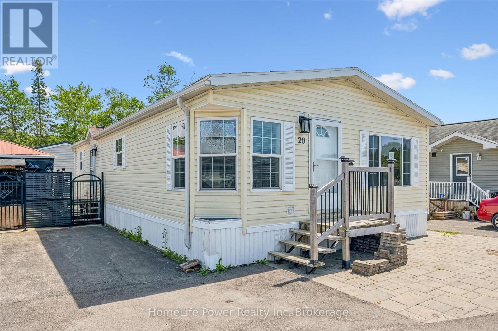 20 Elm Street, Puslinch, Ontario  N0B 2J0 - Photo 2 - X13737876
