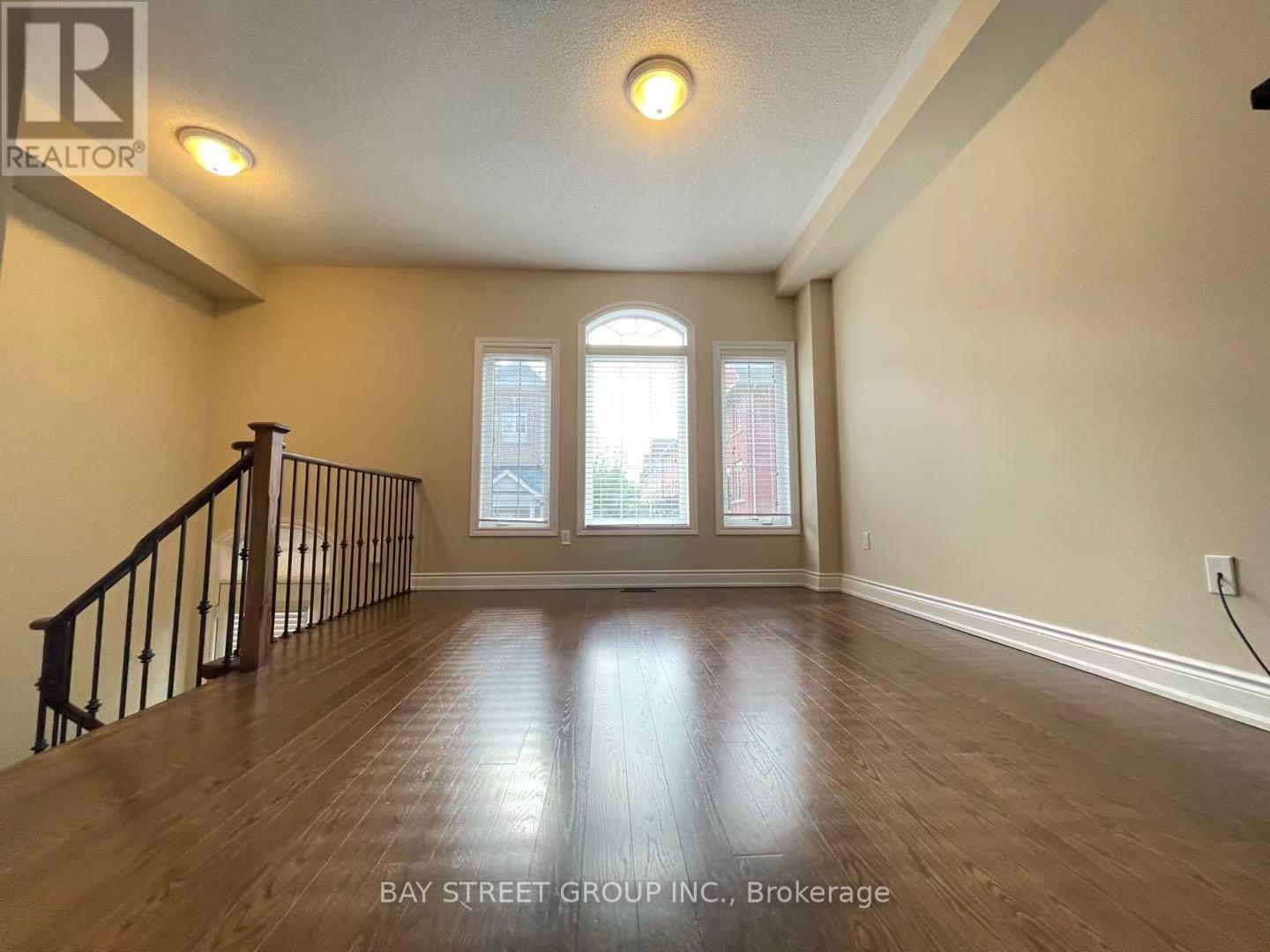 86 Mack Clement Lane, Richmond Hill, Ontario  L4S 0G2 - Photo 3 - N13737882