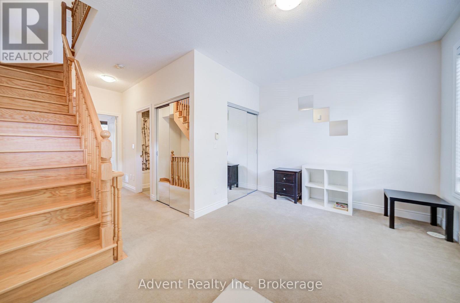 249 South Park Road, Markham, Ontario  L3T 0B6 - Photo 4 - N13737908