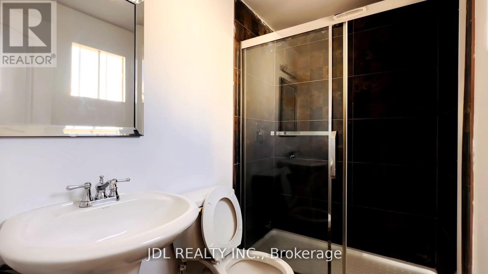 127 Huntington Park Drive, Markham, Ontario  L3T 7C8 - Photo 11 - N13737932