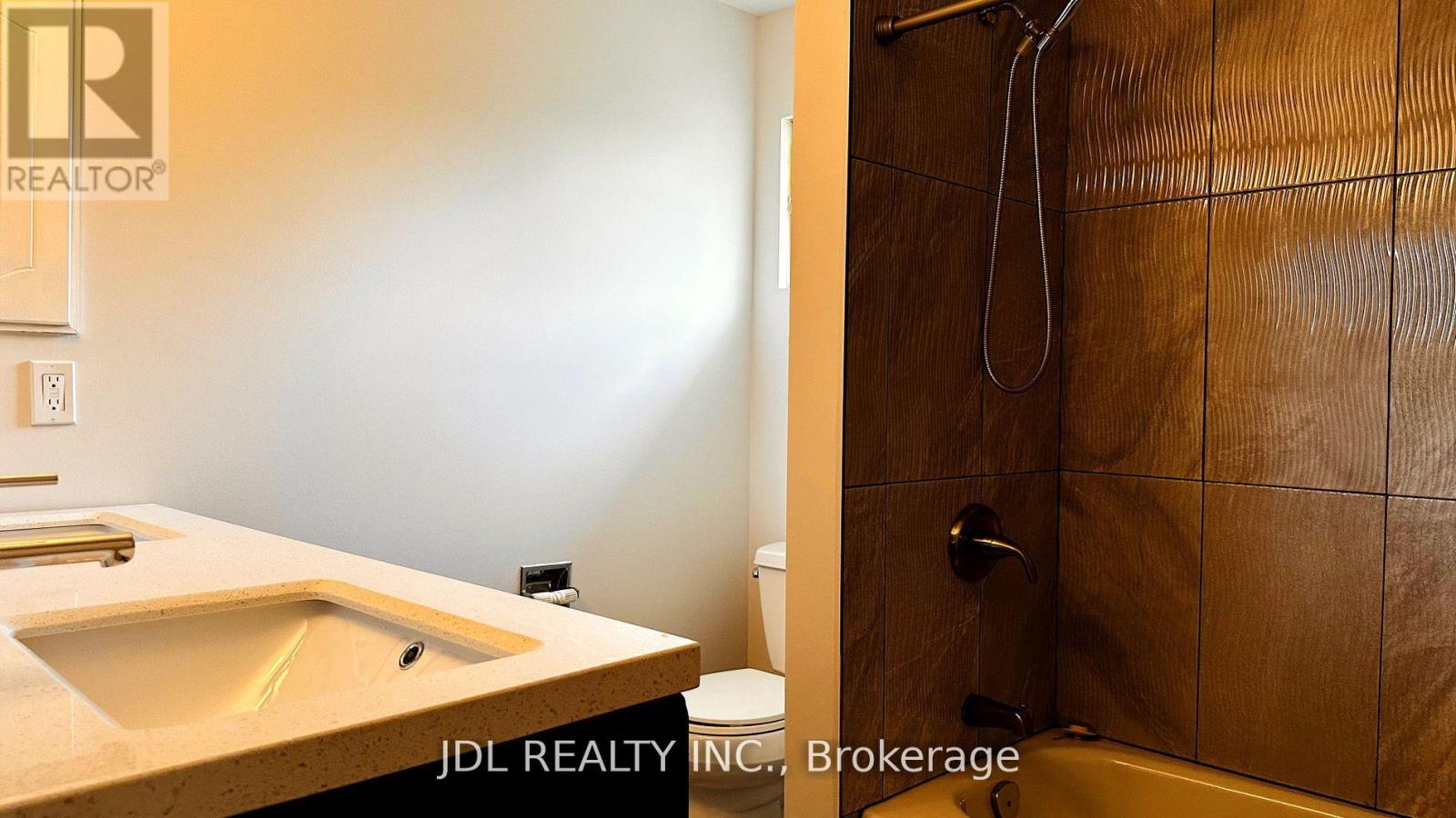 127 Huntington Park Drive, Markham, Ontario  L3T 7C8 - Photo 13 - N13737932