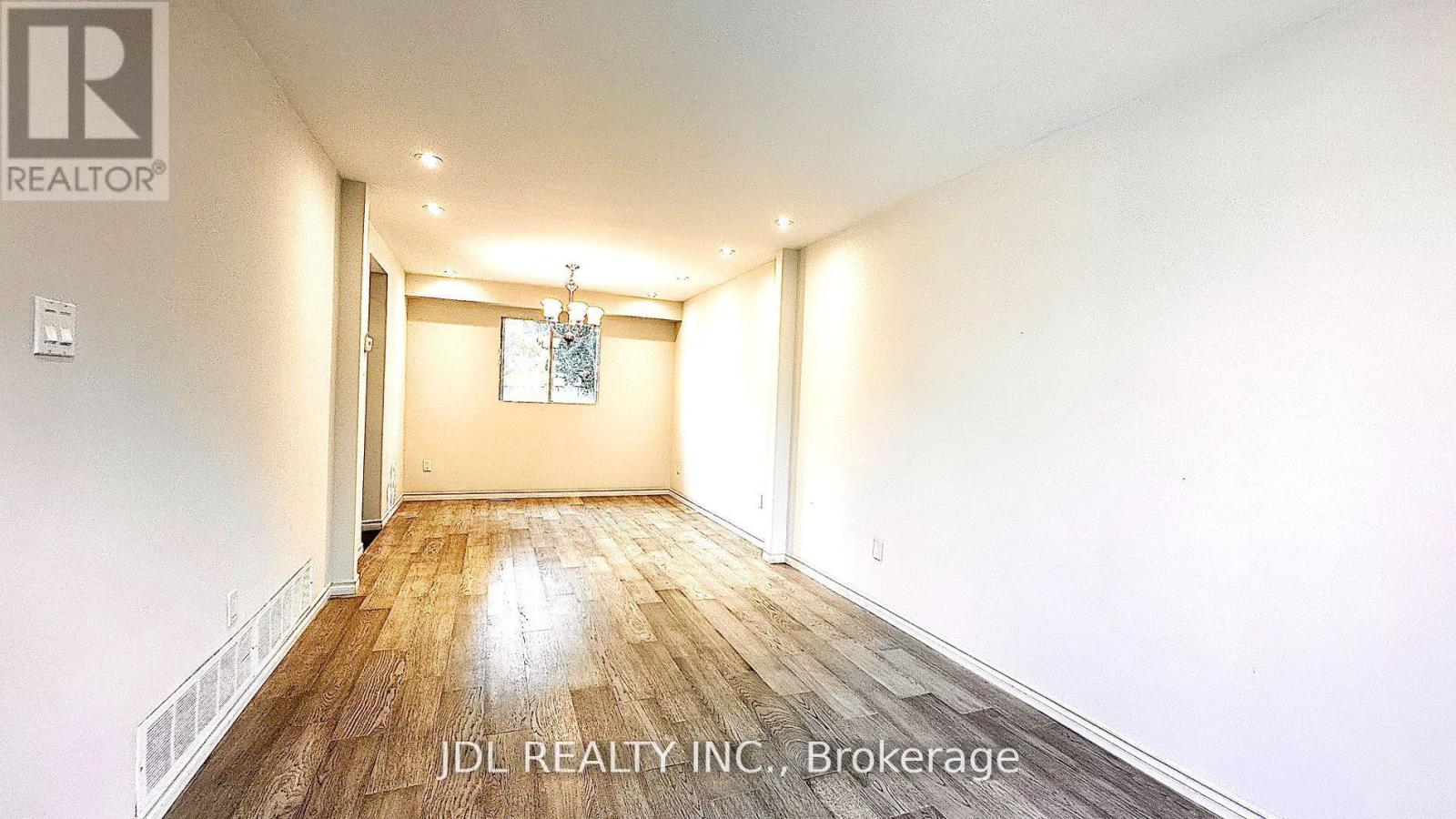 127 Huntington Park Drive, Markham, Ontario  L3T 7C8 - Photo 8 - N13737932