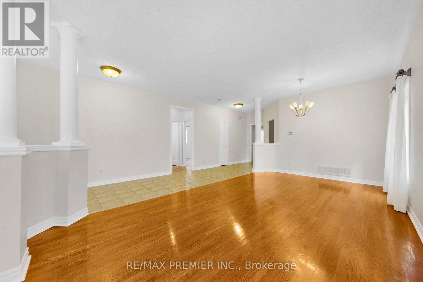 146 South Belair Drive, Vaughan, Ontario  L4H 2N5 - Photo 5 - N13737956