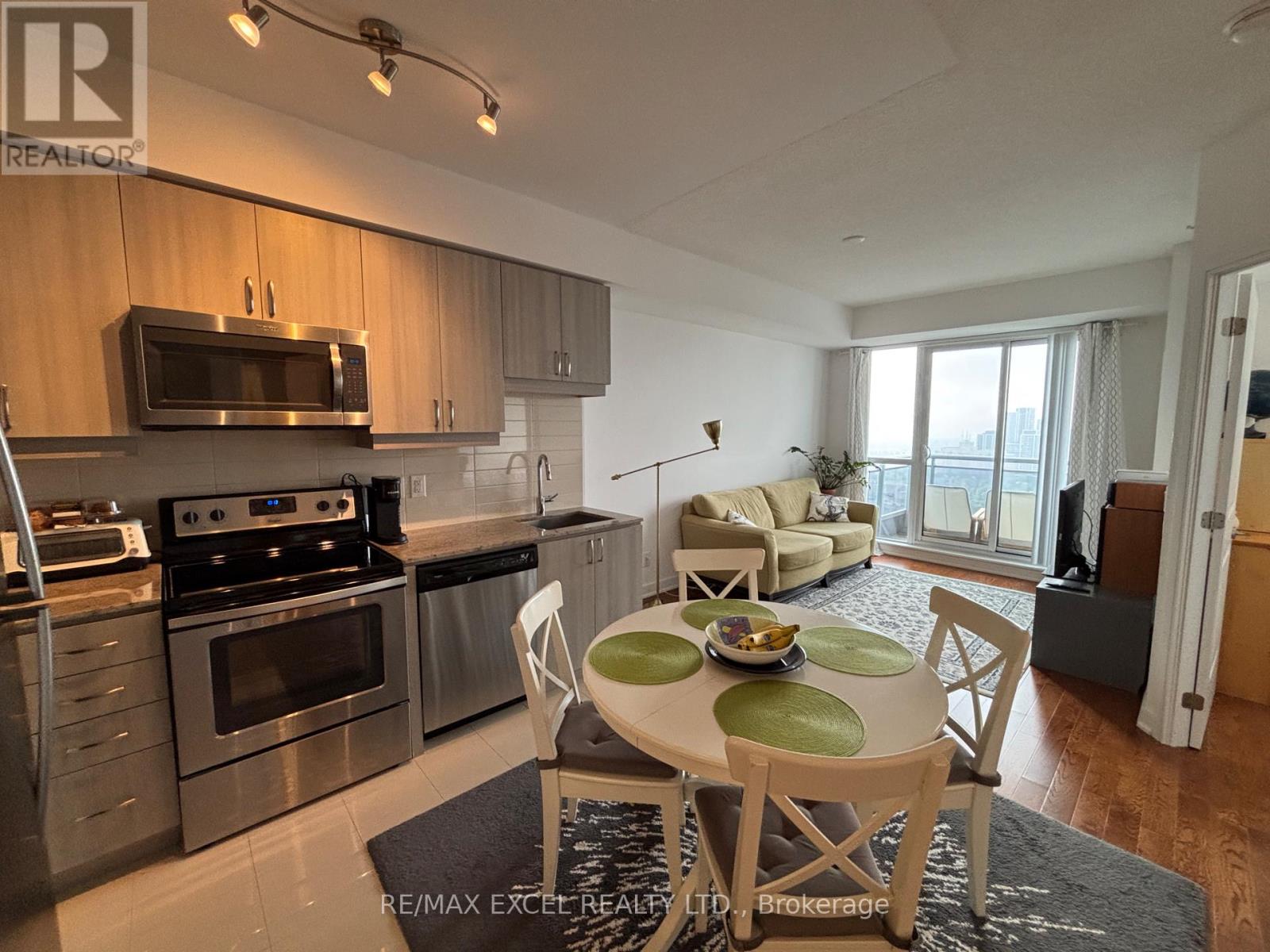 2304 - 9201 Yonge Street, Richmond Hill, Ontario  L4C 1H9 - Photo 7 - N13737960