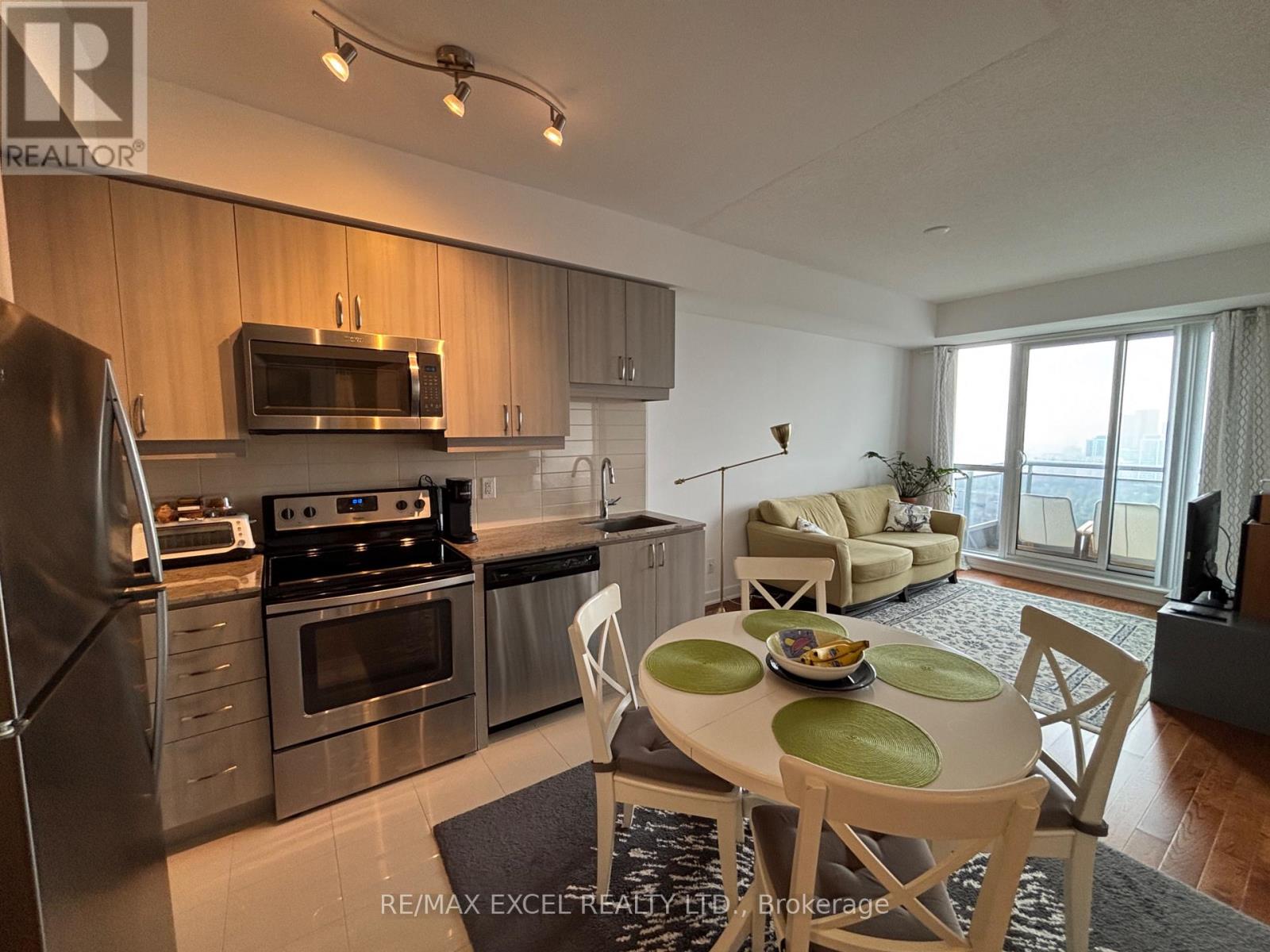 2304 - 9201 Yonge Street, Richmond Hill, Ontario  L4C 1H9 - Photo 5 - N13737992