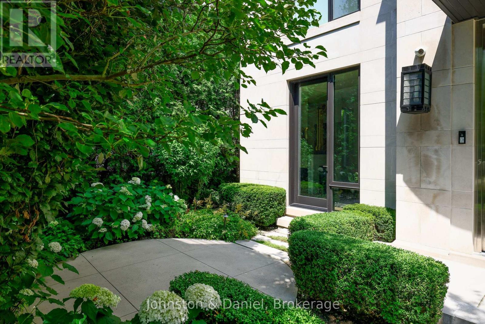 20 Forest Glen Crescent, Toronto, Ontario  M4N 2E8 - Photo 9 - C13612618