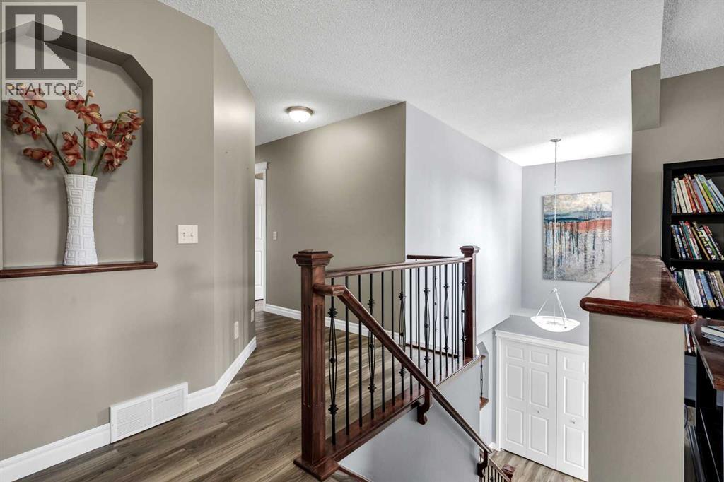 32 Valley Crest Gardens NW, Calgary, Alberta  T3B 5W8 - Photo 19 - A2338202
