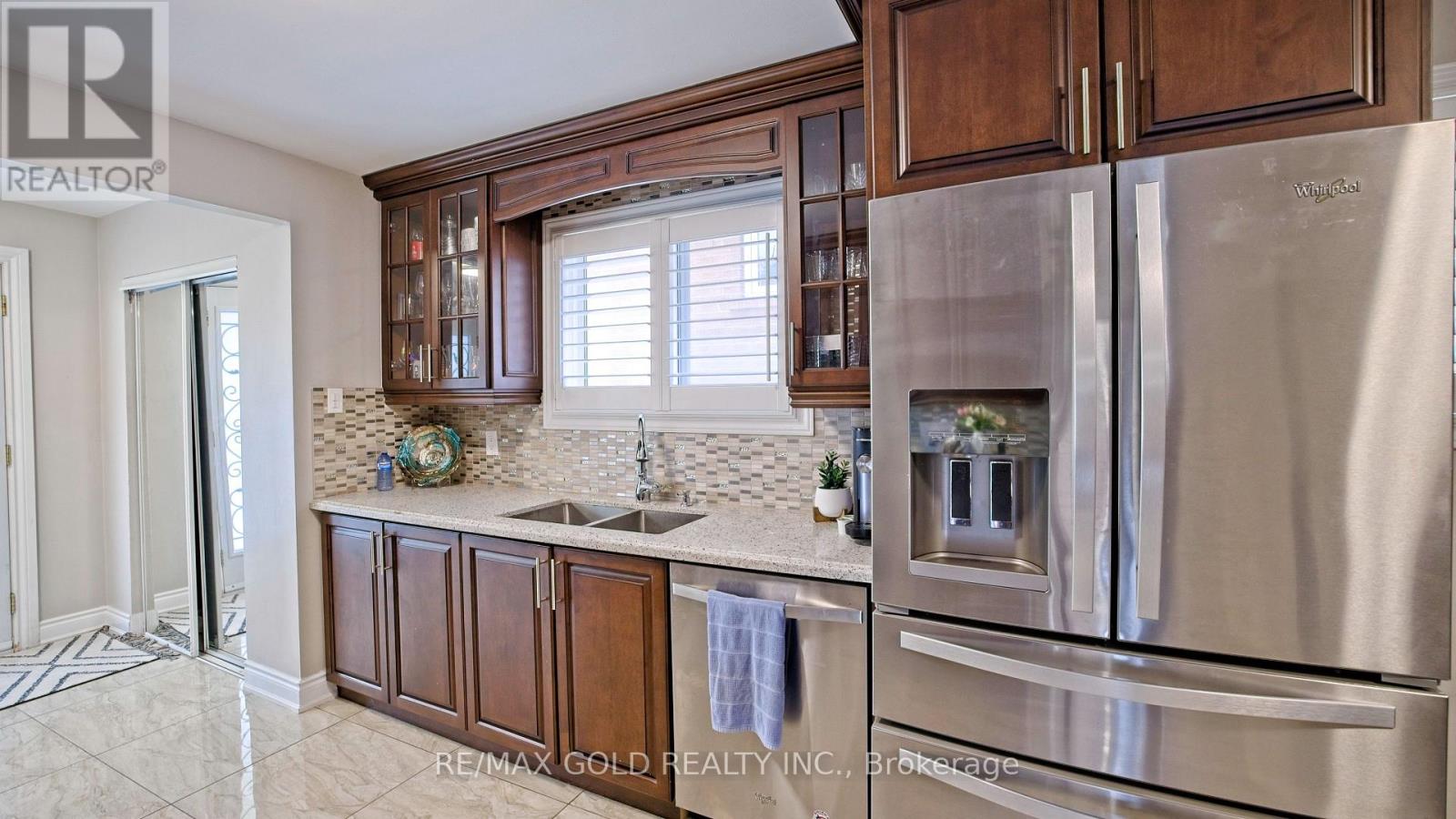 7428 Pickfair Drive, Mississauga, Ontario  L4T 2M9 - Photo 10 - W13737828