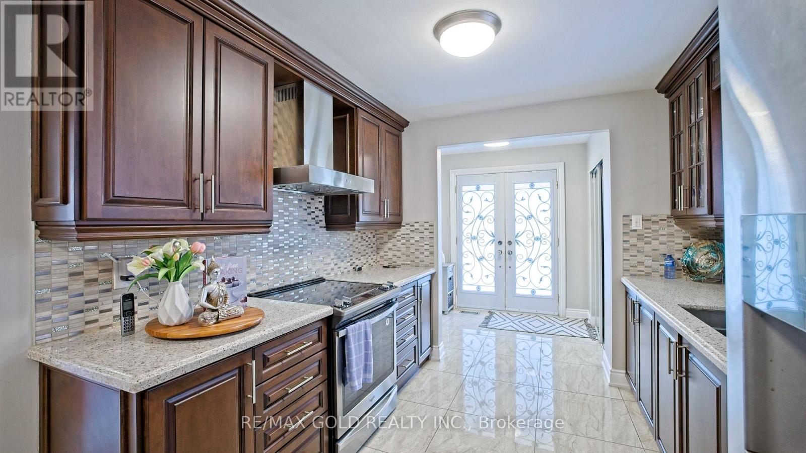 7428 Pickfair Drive, Mississauga, Ontario  L4T 2M9 - Photo 11 - W13737828