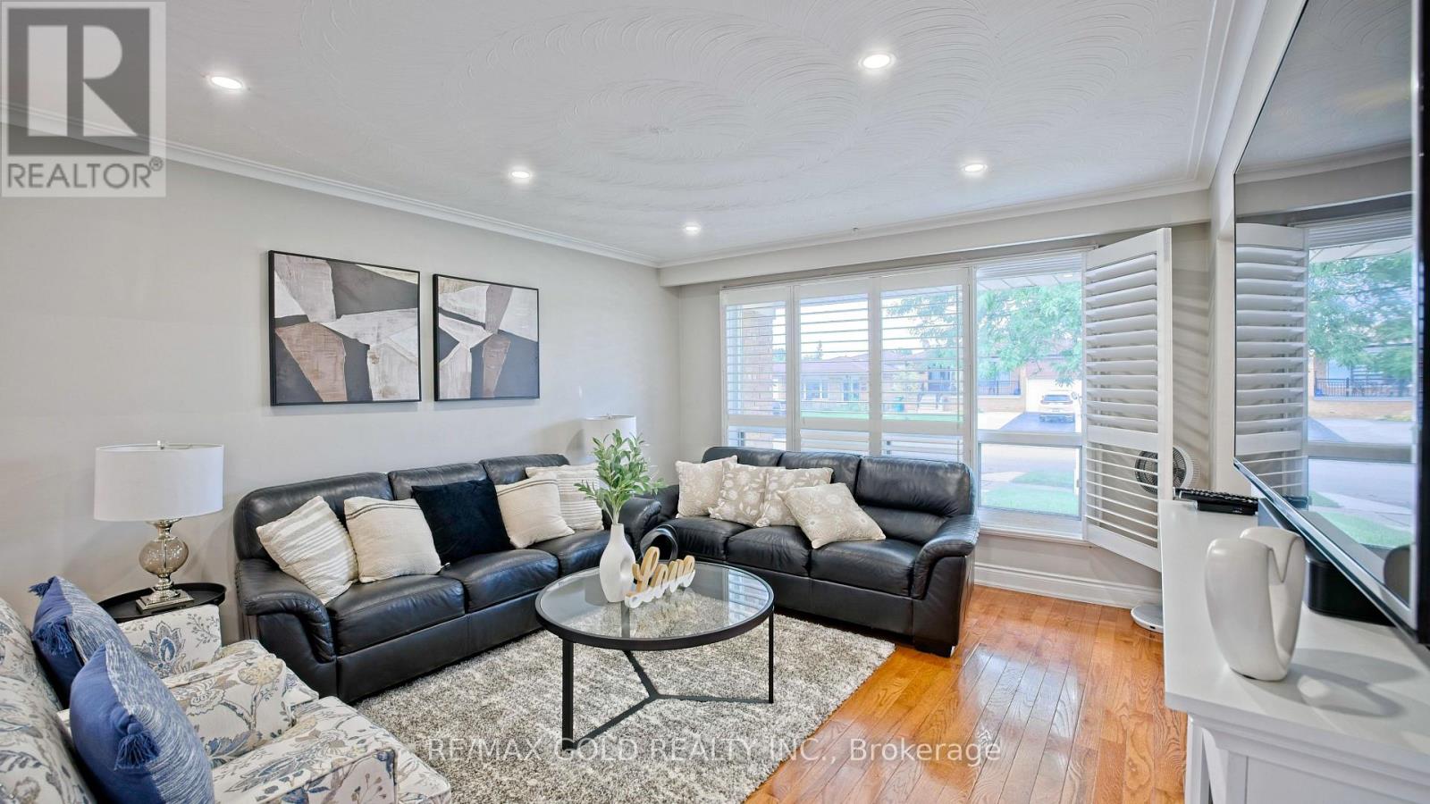 7428 Pickfair Drive, Mississauga, Ontario  L4T 2M9 - Photo 15 - W13737828