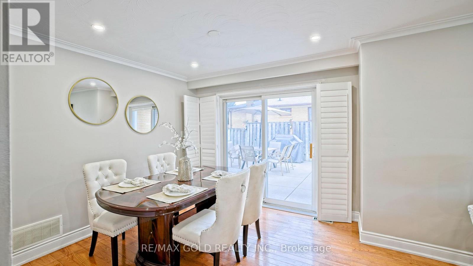 7428 Pickfair Drive, Mississauga, Ontario  L4T 2M9 - Photo 17 - W13737828