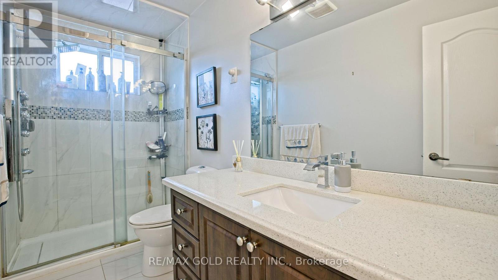 7428 Pickfair Drive, Mississauga, Ontario  L4T 2M9 - Photo 20 - W13737828