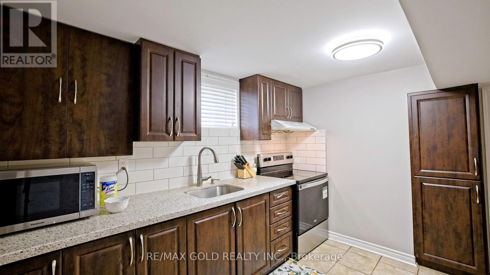 7428 Pickfair Drive, Mississauga, Ontario  L4T 2M9 - Photo 36 - W13737828