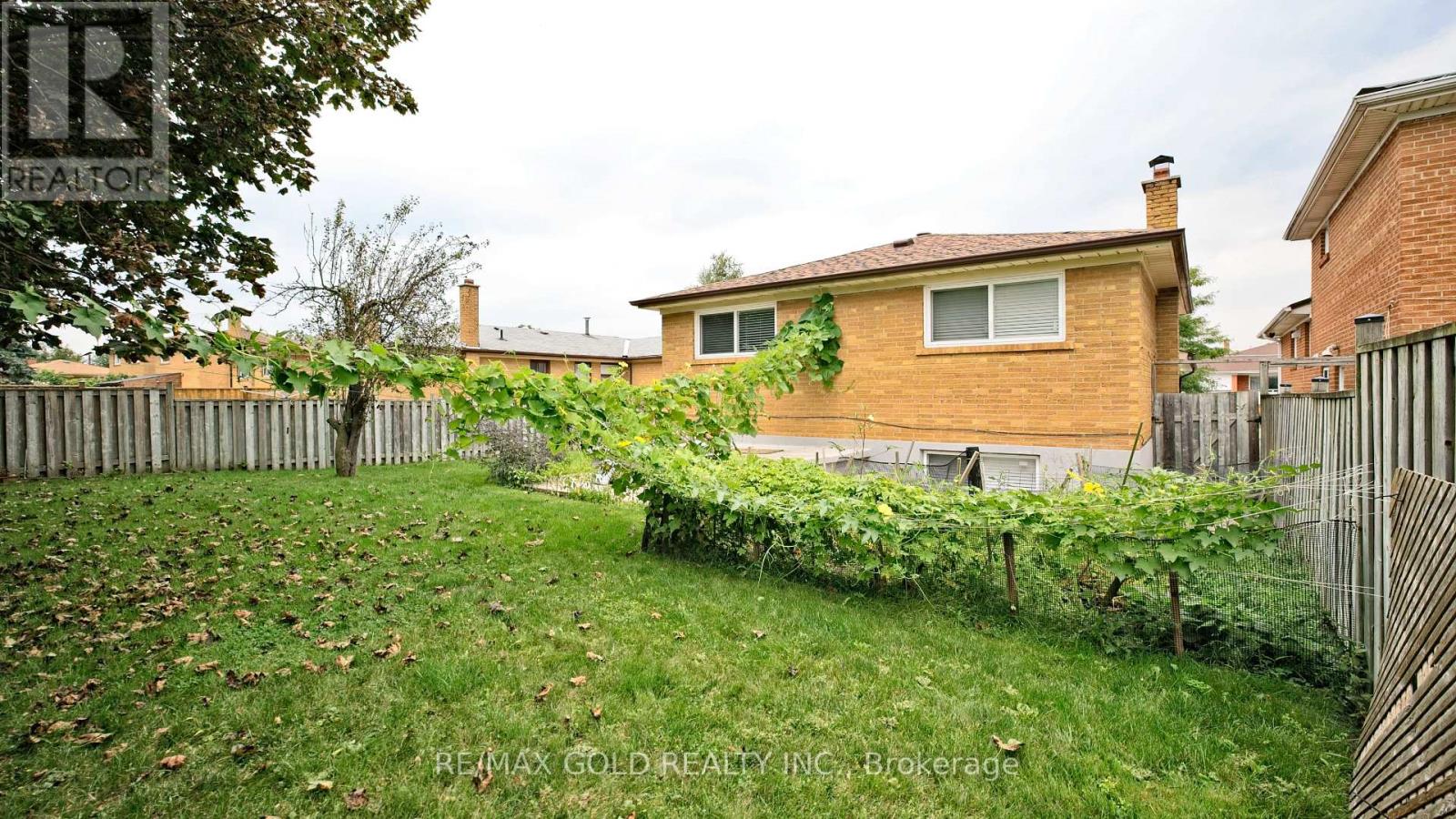 7428 Pickfair Drive, Mississauga, Ontario  L4T 2M9 - Photo 42 - W13737828