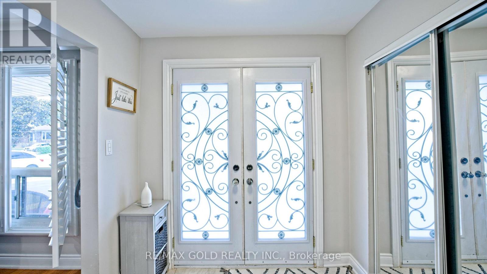 7428 Pickfair Drive, Mississauga, Ontario  L4T 2M9 - Photo 7 - W13737828