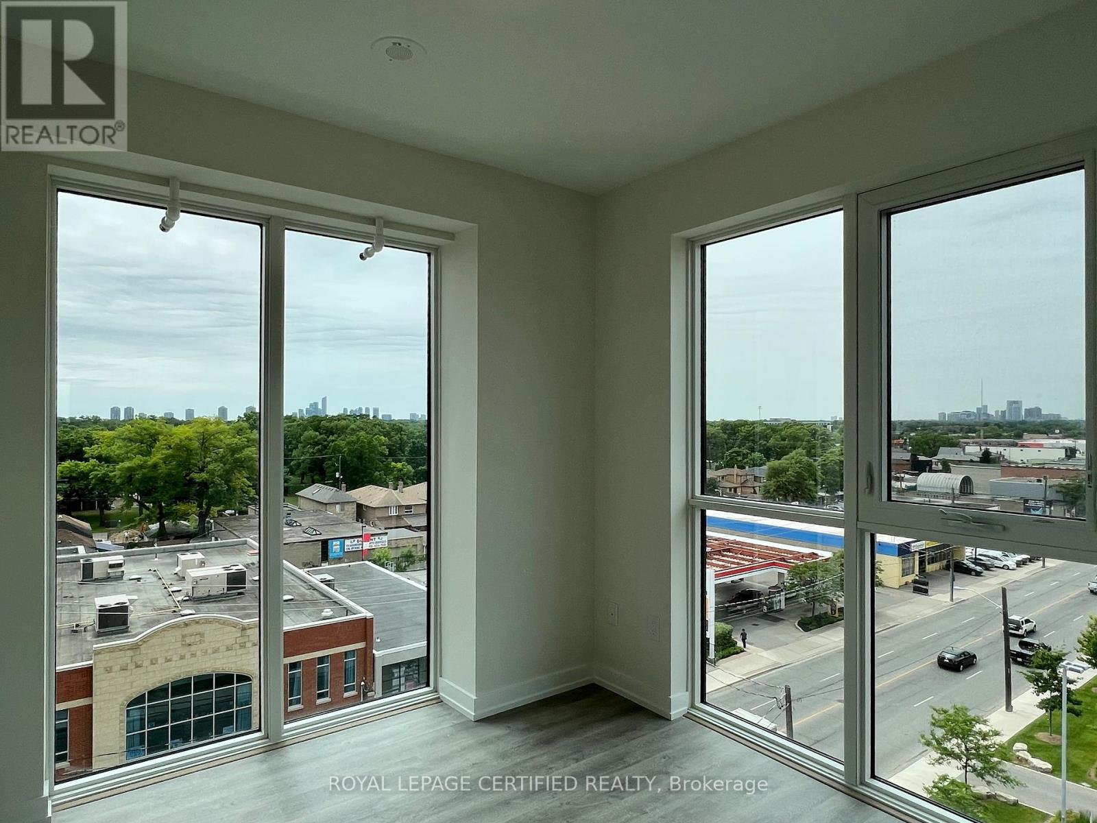 703 - 2300 St. Clair Avenue W, Toronto, Ontario  M6N 0B3 - Photo 10 - W13737838