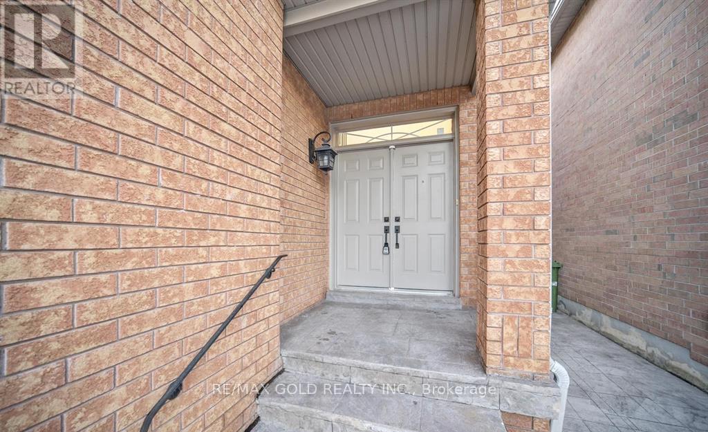 83 Emily Carr Crescent, Caledon, Ontario  L7E 2K9 - Photo 3 - W13737844