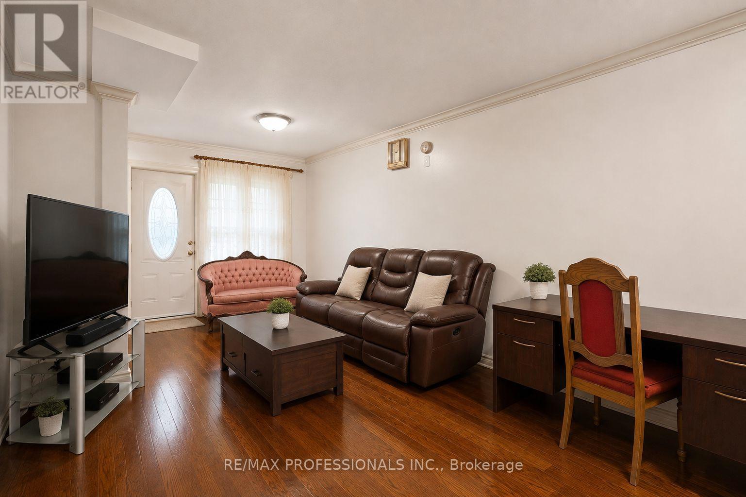 166 Caledonia Road, Toronto, Ontario  M6E 4S7 - Photo 2 - W13737862