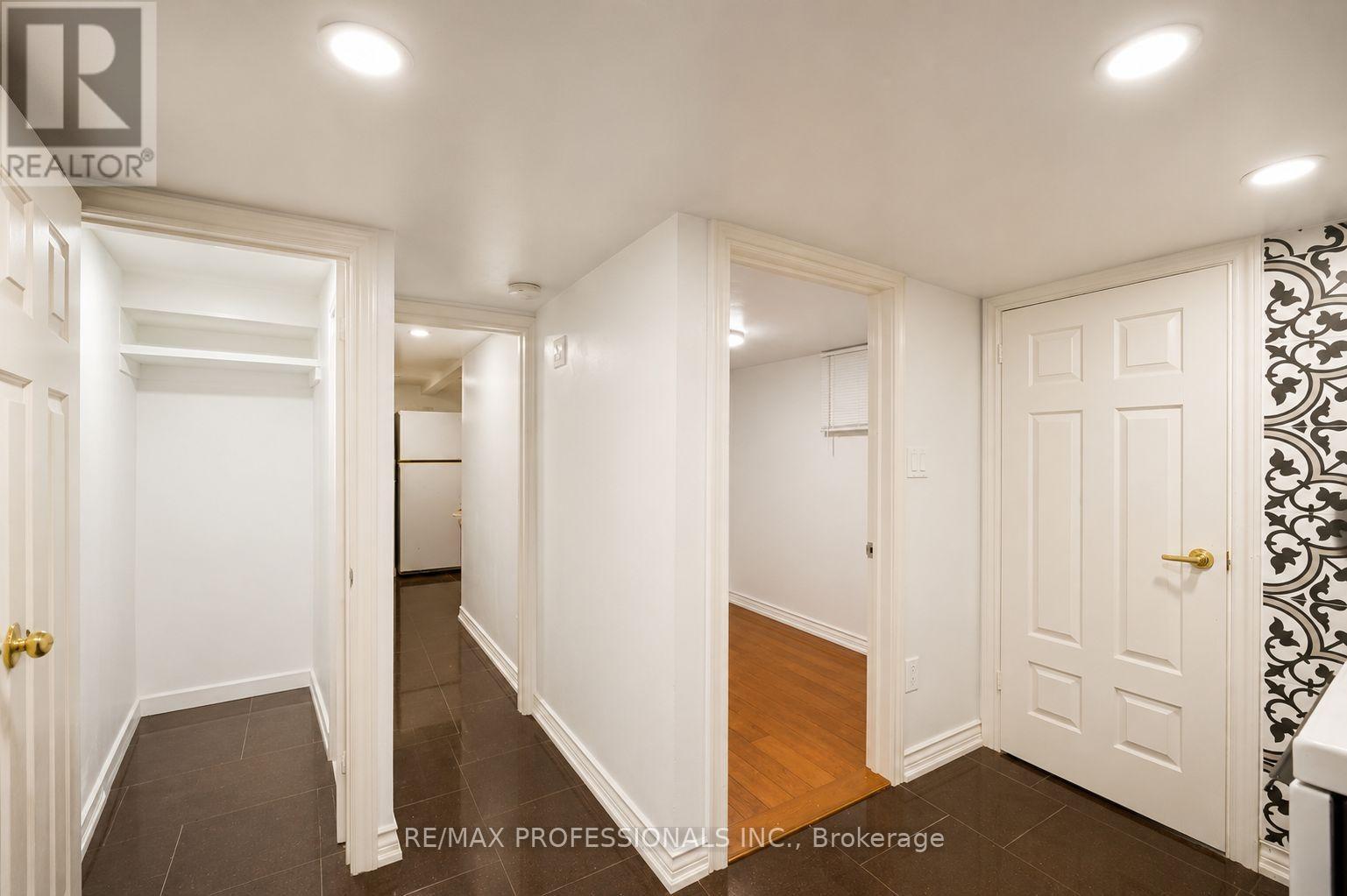 166 Caledonia Road, Toronto, Ontario  M6E 4S7 - Photo 27 - W13737862