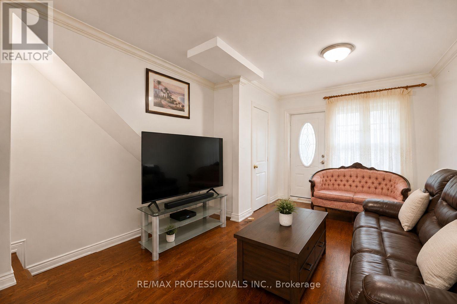 166 Caledonia Road, Toronto, Ontario  M6E 4S7 - Photo 3 - W13737862