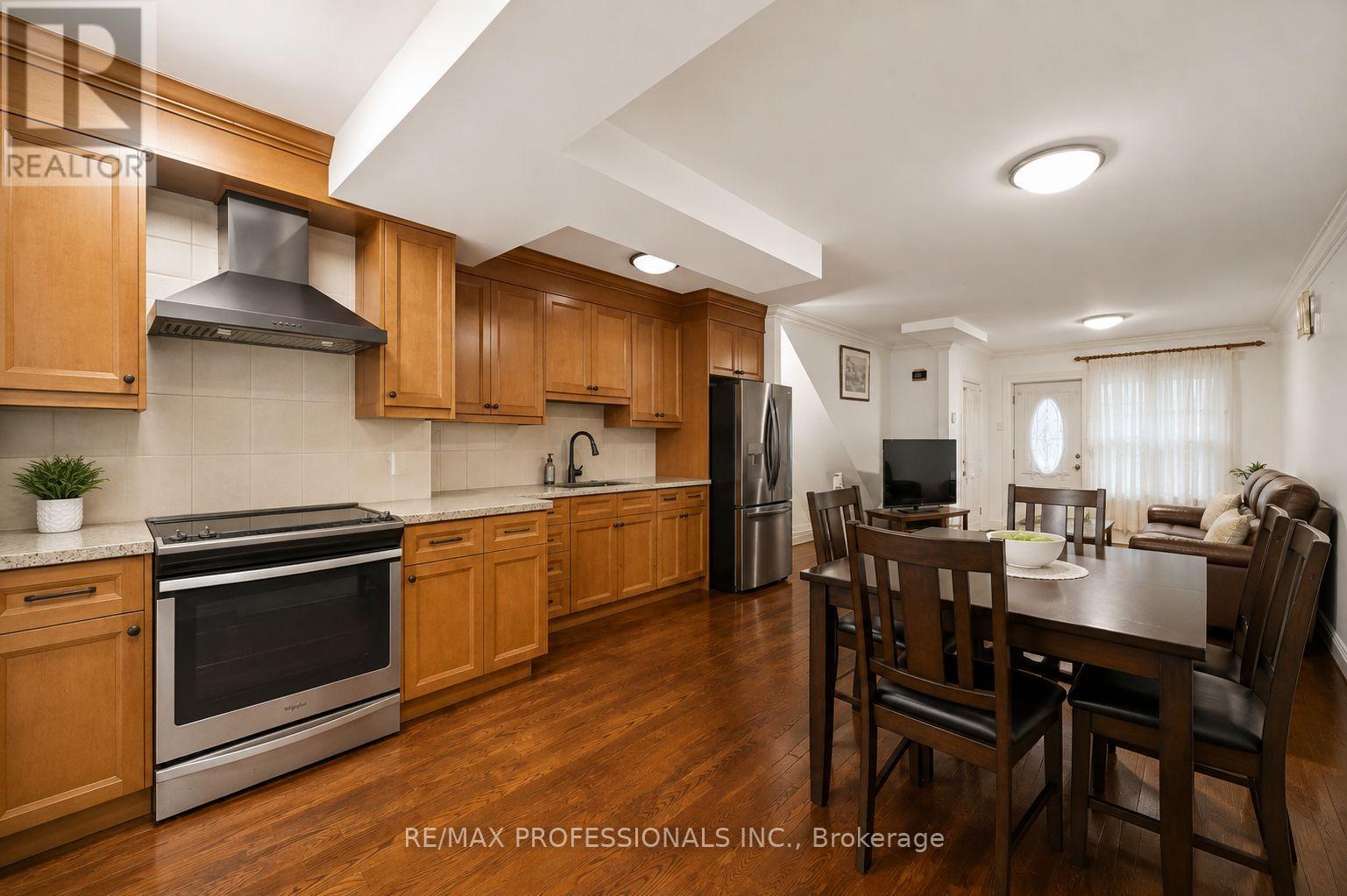 166 Caledonia Road, Toronto, Ontario  M6E 4S7 - Photo 4 - W13737862