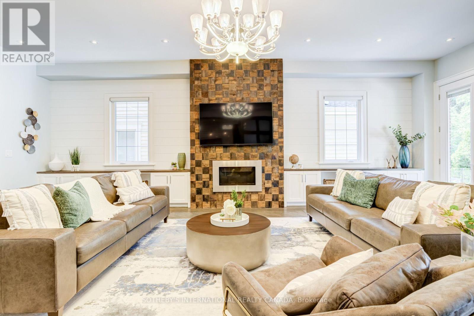 29 Oakwood Avenue, Mississauga, Ontario  L5G 3L2 - Photo 6 - W13737968