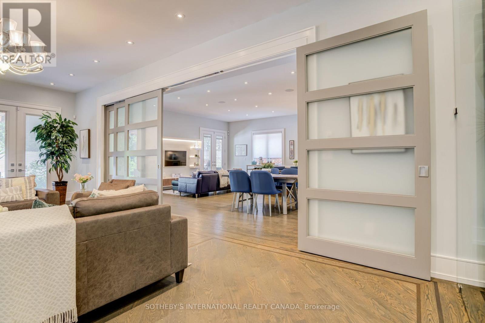29 Oakwood Avenue, Mississauga, Ontario  L5G 3L2 - Photo 7 - W13737968