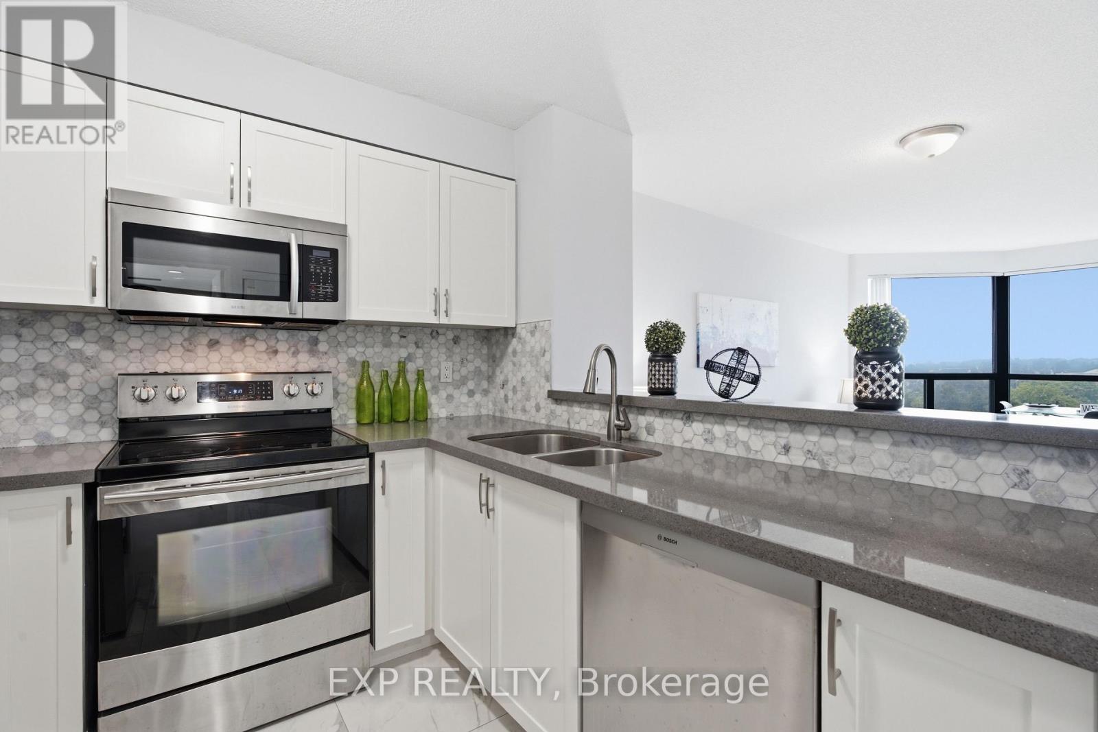 1005 - 2155 Burnhamthorpe Road W, Mississauga, Ontario  L5L 5P4 - Photo 9 - W13738010