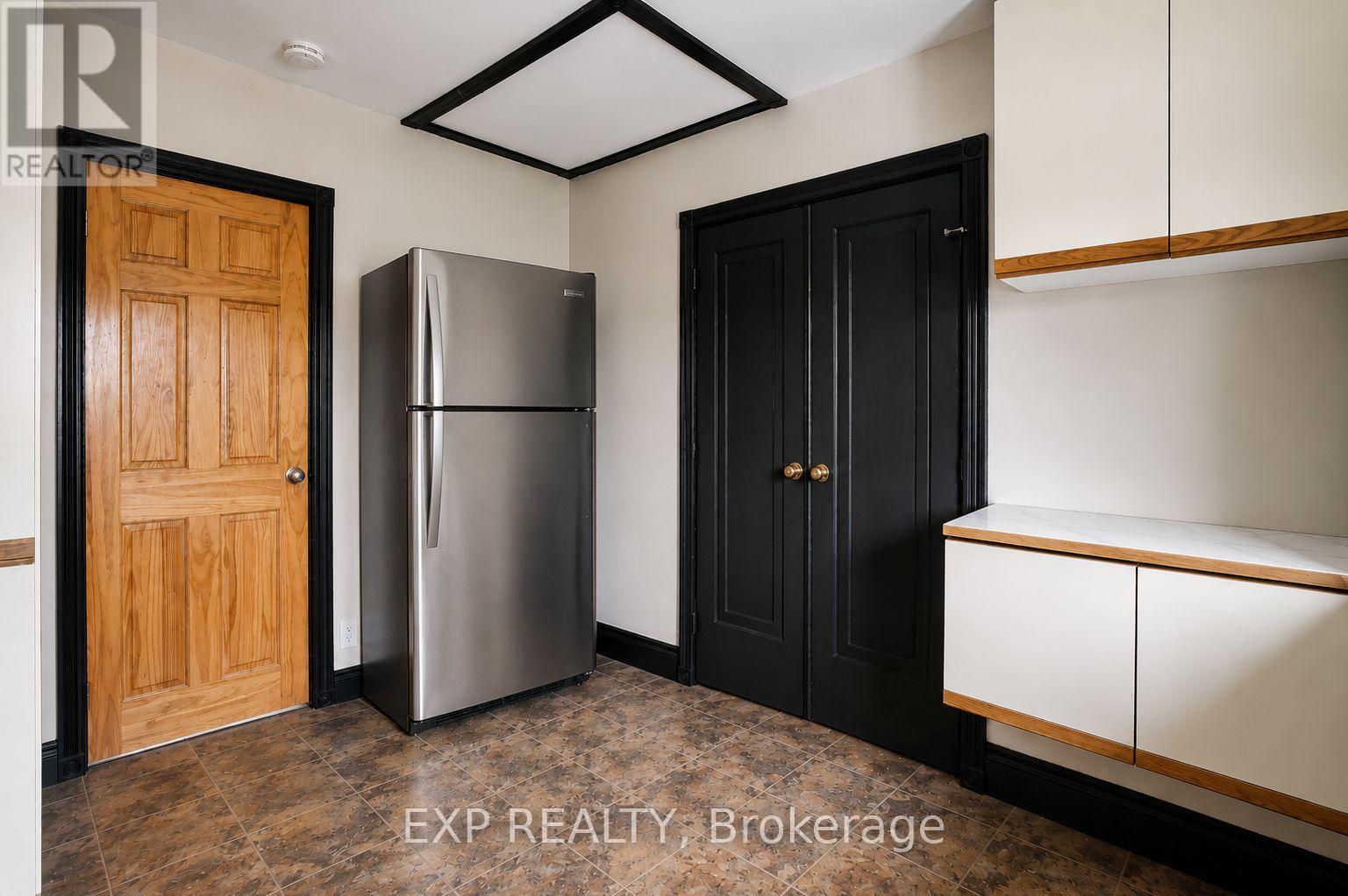 Upper - 6133 Prospect Street, Niagara Falls, Ontario  L2G 1G9 - Photo 10 - X13737820