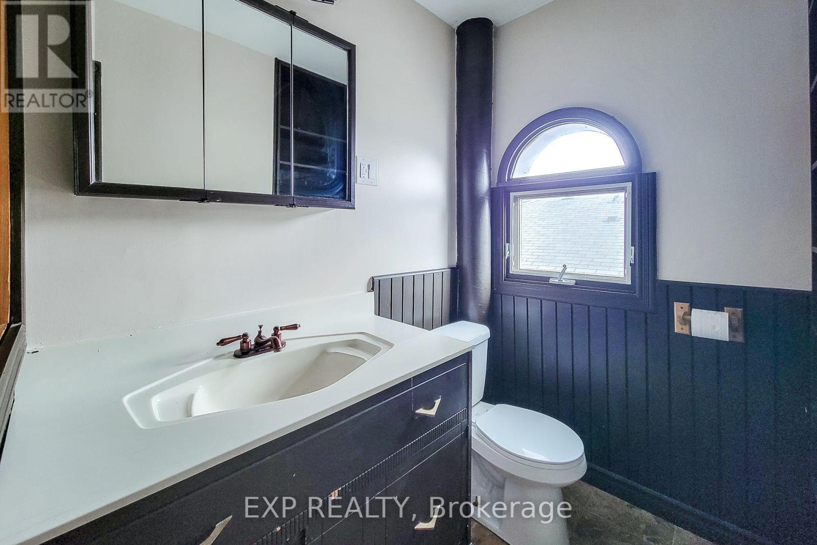 Upper - 6133 Prospect Street, Niagara Falls, Ontario  L2G 1G9 - Photo 12 - X13737820
