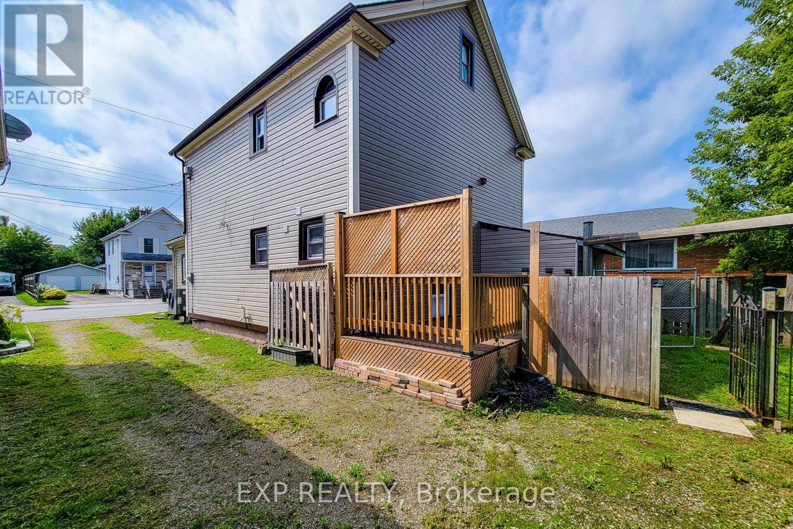 Upper - 6133 Prospect Street, Niagara Falls, Ontario  L2G 1G9 - Photo 17 - X13737820