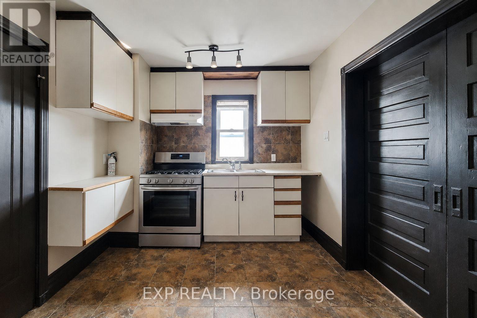 Upper - 6133 Prospect Street, Niagara Falls, Ontario  L2G 1G9 - Photo 9 - X13737820