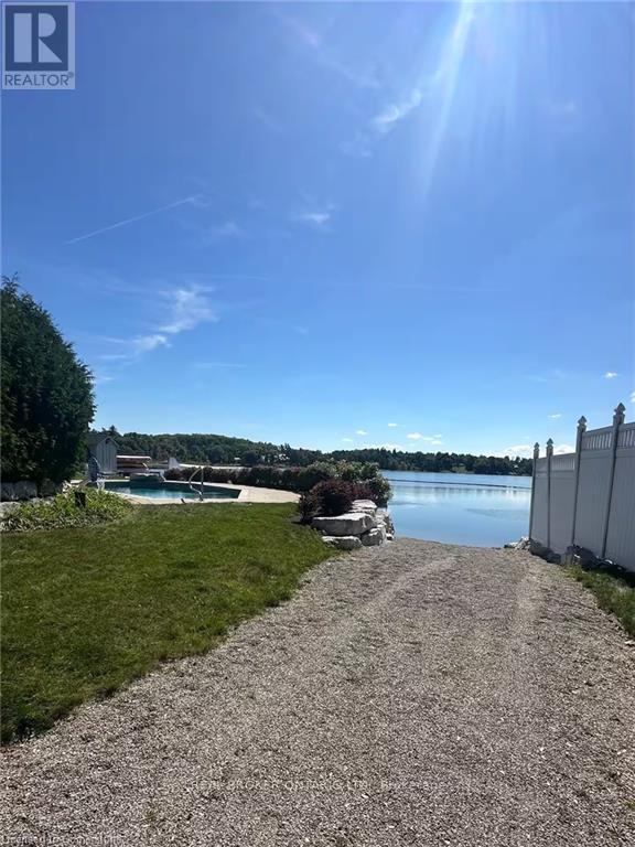 11 Lake Avenue, Puslinch, Ontario  N3C 2V4 - Photo 4 - X13738006