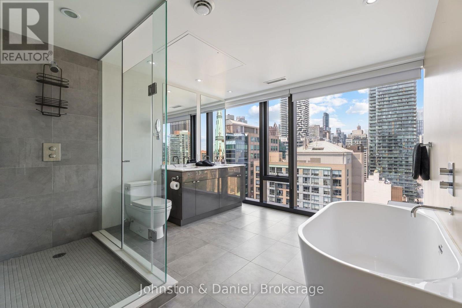 1702 - 60 Colborne Street, Toronto, Ontario  M5E 0B7 - Photo 34 - C13667216
