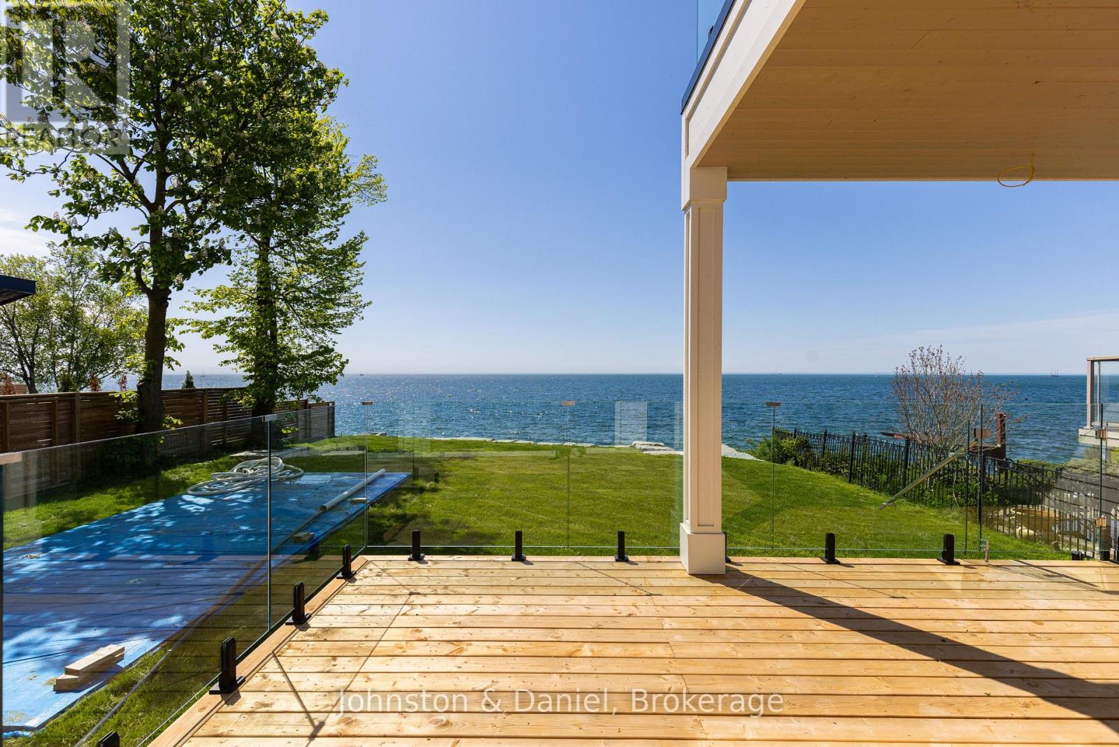 99 LAKE PROMENADE Toronto (Long Branch) Ontario Canada M8W1A2 4