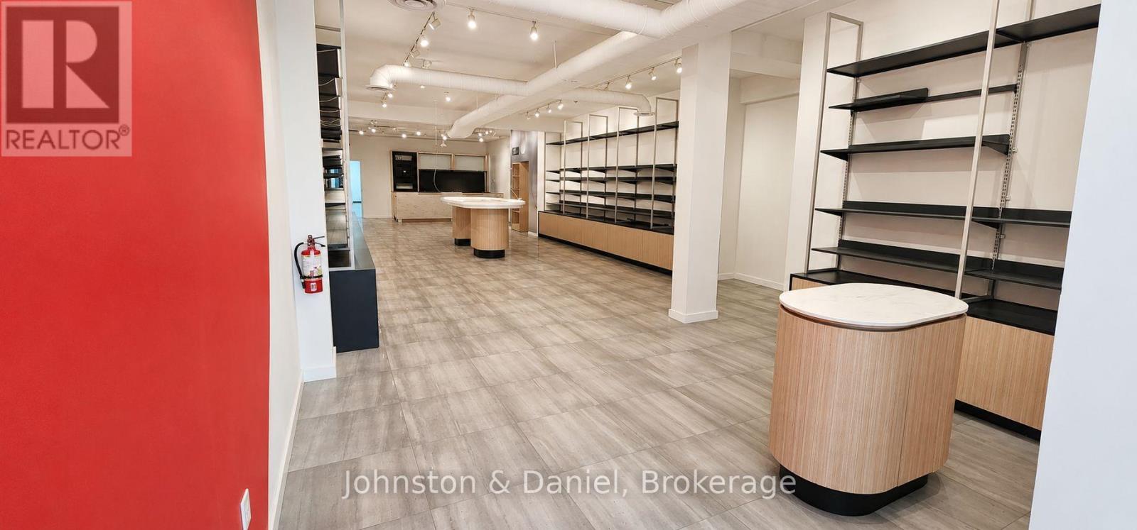 RETAIL - 2577 YONGE STREET, Toronto, Ontario