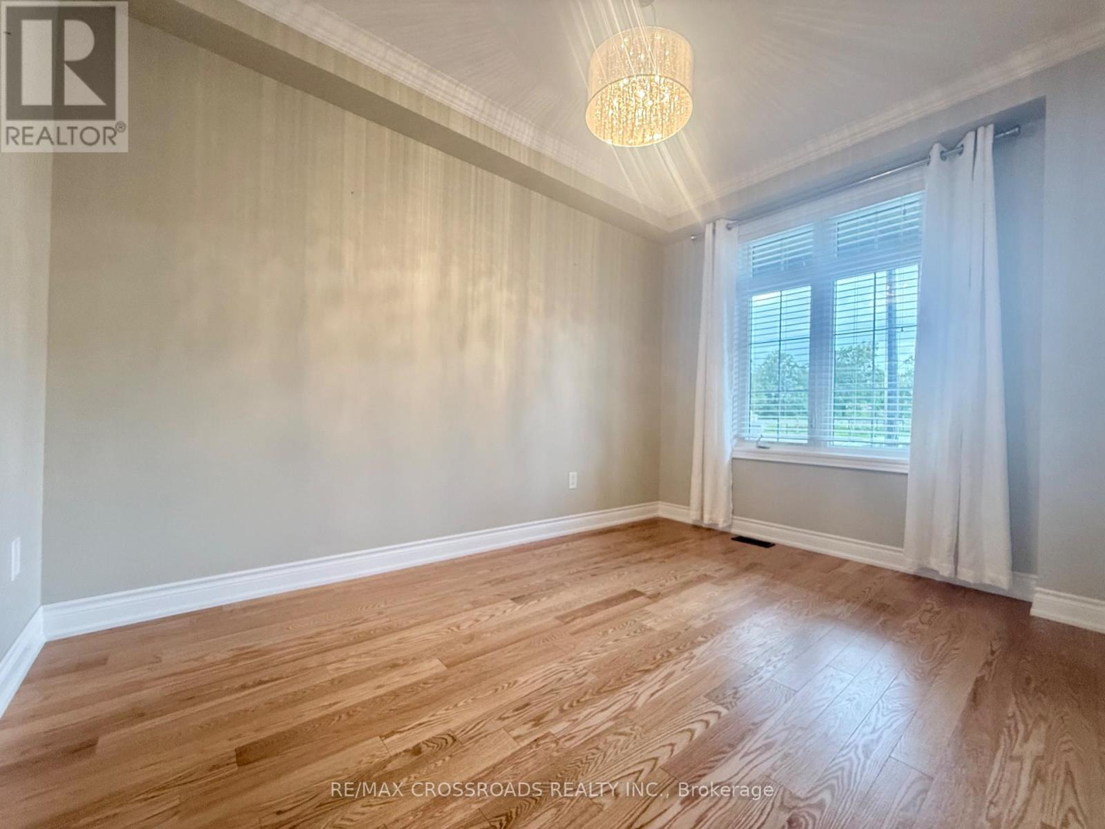 347 Luck Court, Newmarket, Ontario  L3X 0J5 - Photo 3 - N13734264