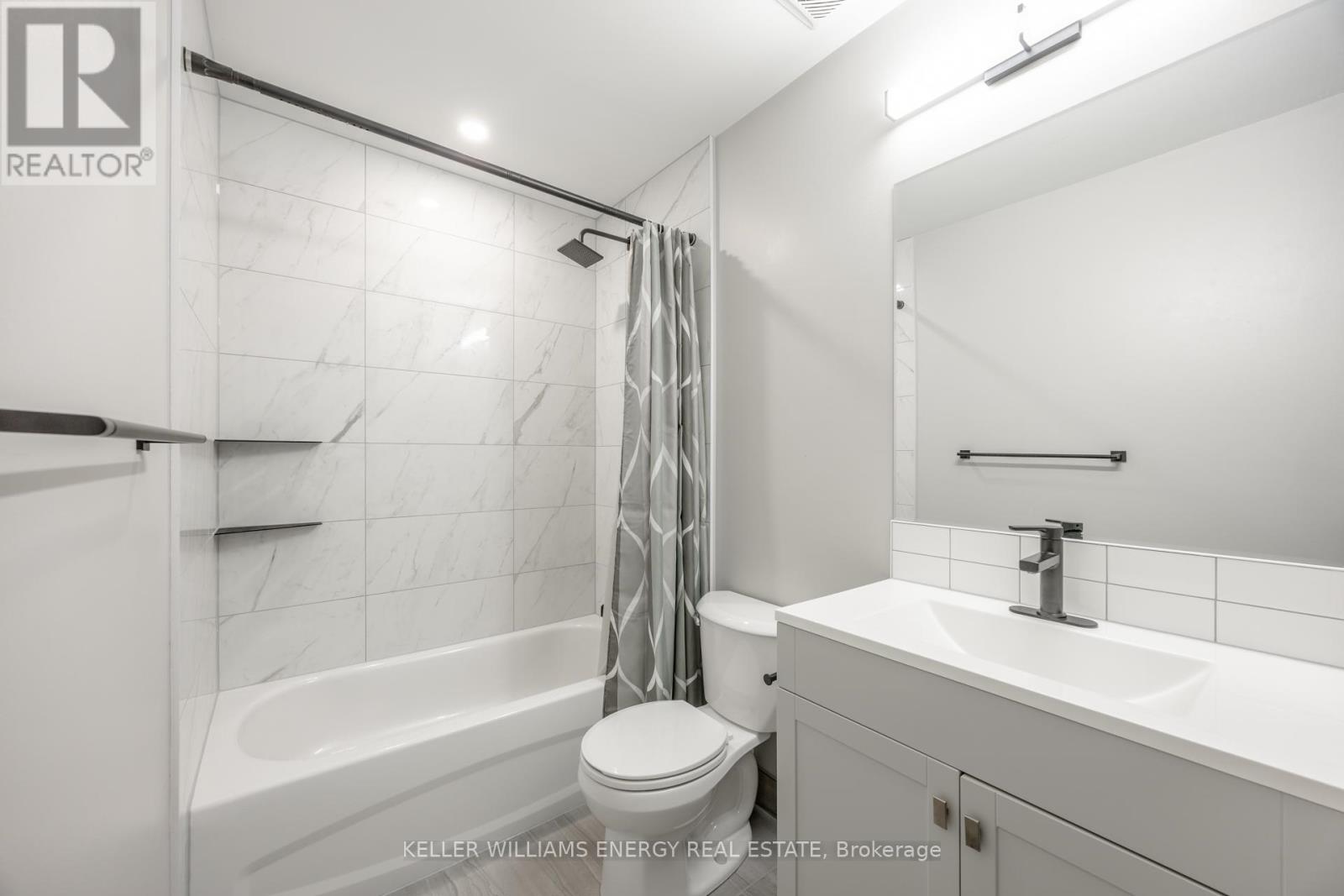 74 Trudeau Drive, Clarington, Ontario  L1C 4K2 - Photo 12 - E13738132