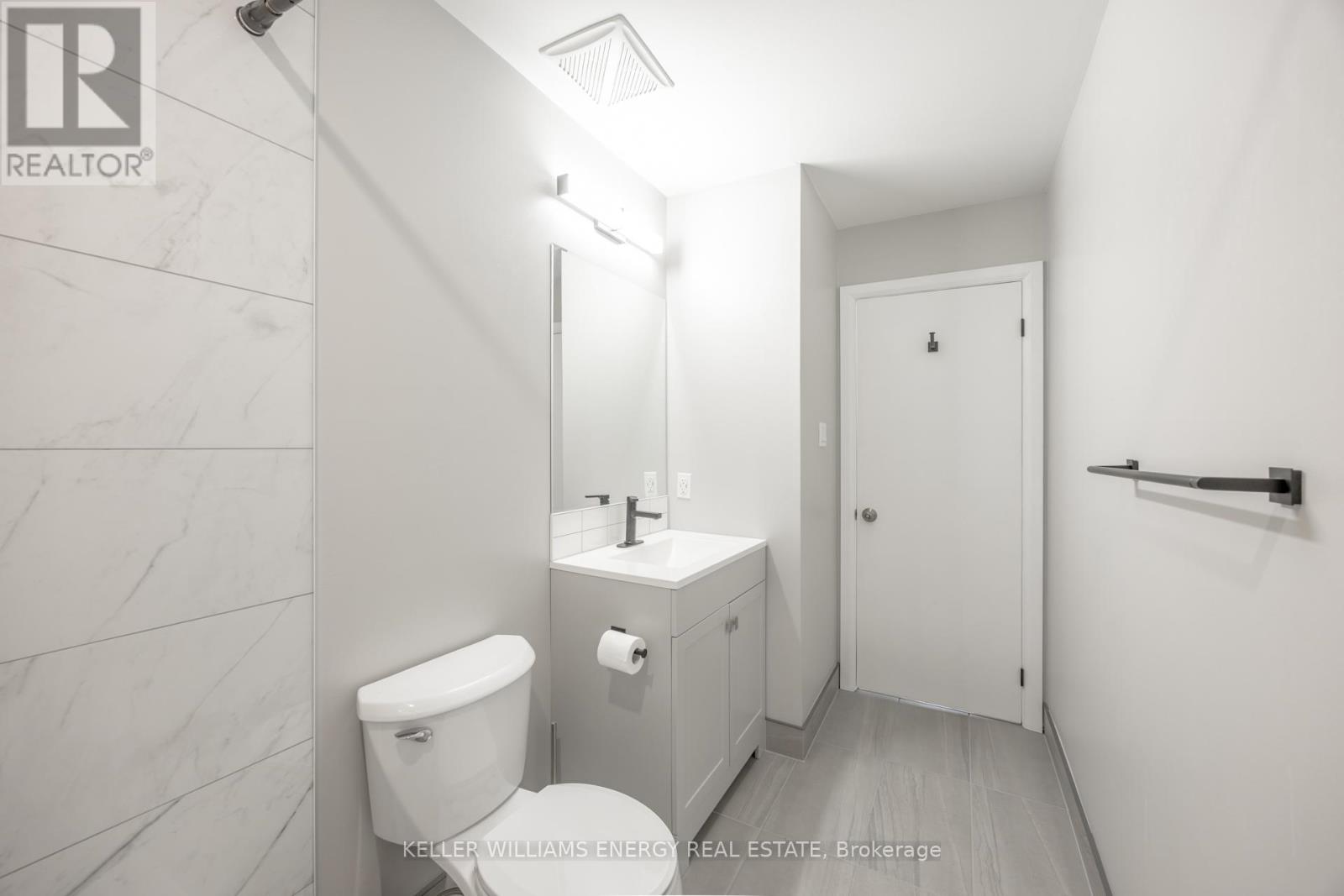 74 Trudeau Drive, Clarington, Ontario  L1C 4K2 - Photo 13 - E13738132