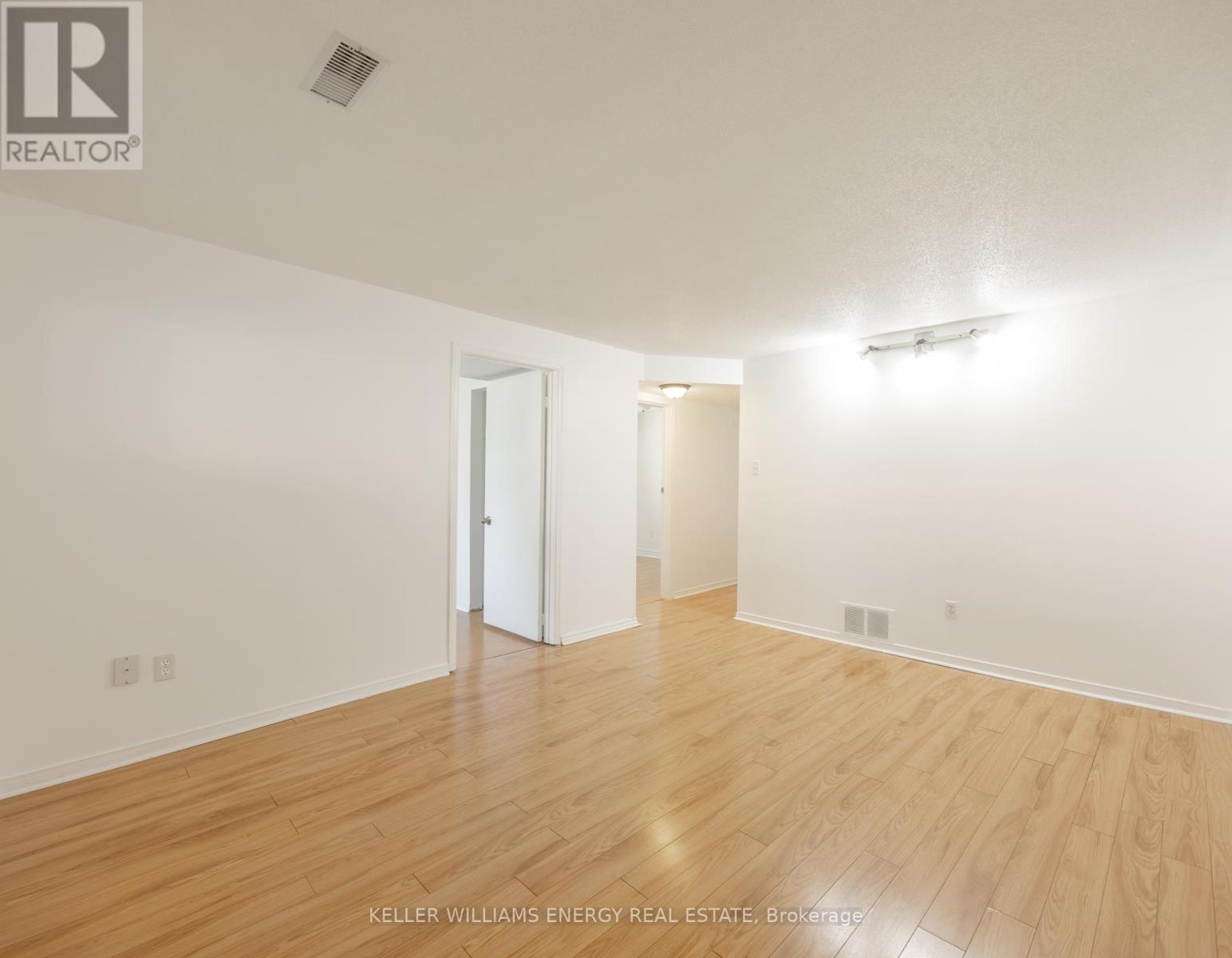 74 Trudeau Drive, Clarington, Ontario  L1C 4K2 - Photo 17 - E13738132