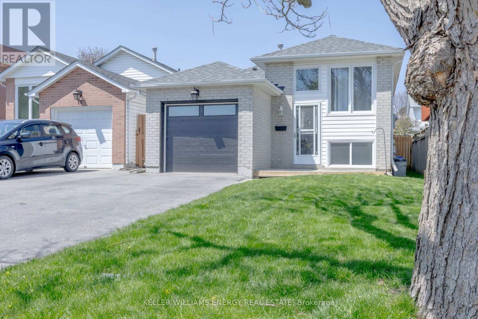74 Trudeau Drive, Clarington, Ontario  L1C 4K2 - Photo 2 - E13738132