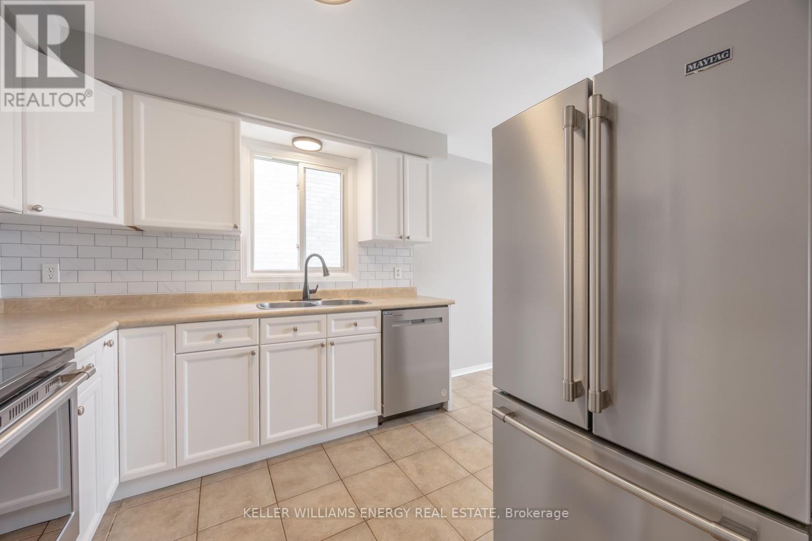 74 Trudeau Drive, Clarington, Ontario  L1C 4K2 - Photo 6 - E13738132